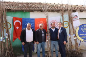 Bursa İli Mudanya İlçesinde Üreticilere Fidan Dağıtımı 2 Bursa İli Mudanya İlçesinde Üreticilere Fidan Dağıtımı - Davraz Fidancılık